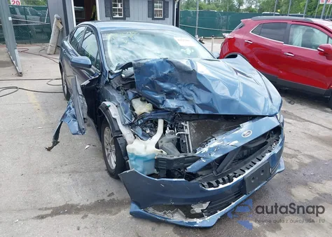 2018 Ford Fusion S из США, поврежденный, VIN 3FA6P0G72JR170778